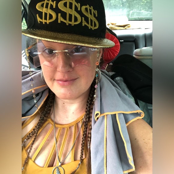 Meet your Posher, Posh - Picture 3 of 5